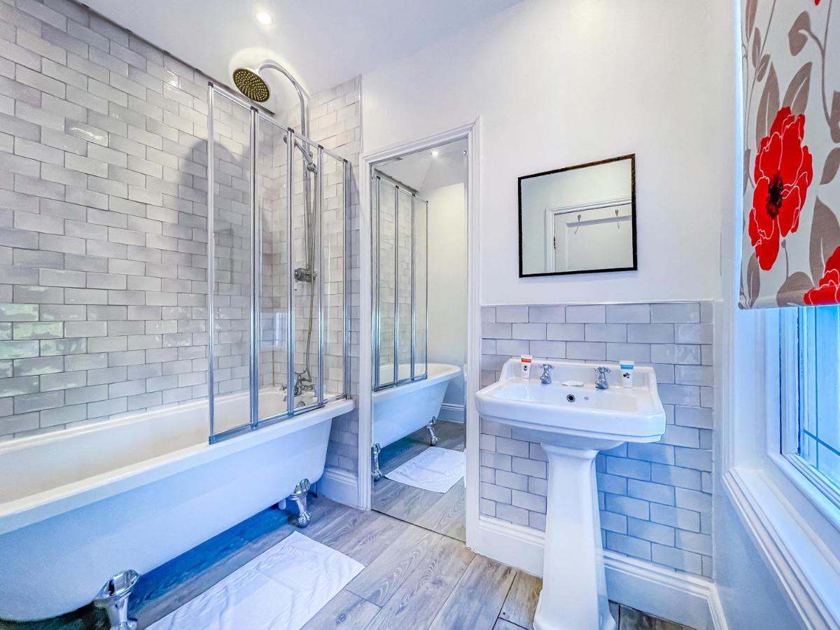 *Rg9Bc* For Your Most Relaxed & Cosy Stay + Free Parking + Free Fast Wifi * Лийдс Екстериор снимка
